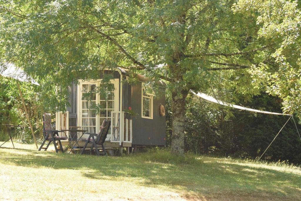 Loupiac  Camping Chez Francis Bed & Breakfast エクステリア 写真